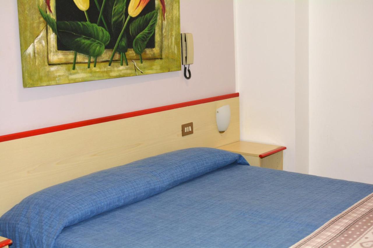 Hotel La Madunina Varazze Luaran gambar